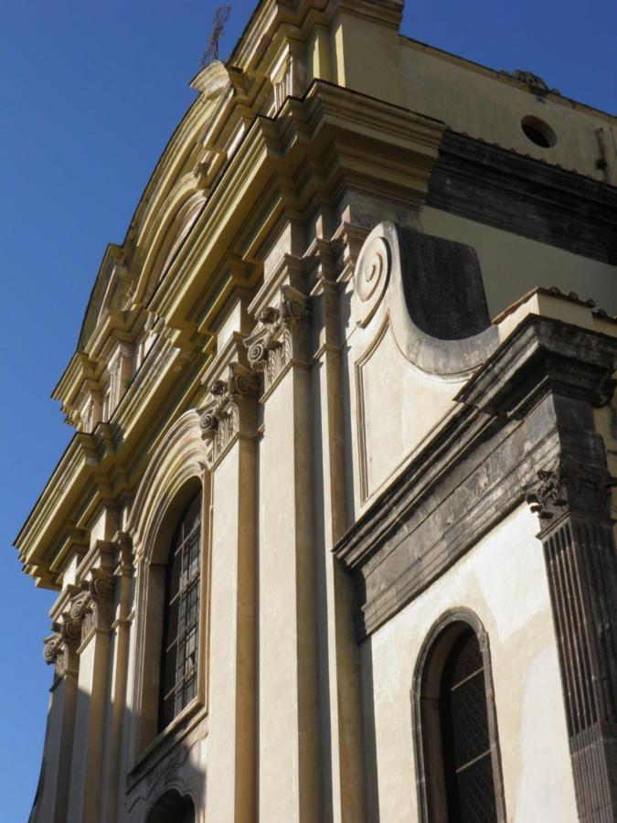 La Stanza Grande Della Luna D'Irene Неаполь Экстерьер фото